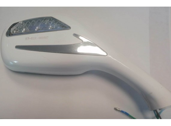 Zrcátko Adonice, pravé se smerovým svetlem bílé