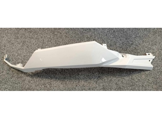 Pravý horní bocní kryt zadní bílý New Maximus