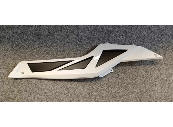 OZDOBNÝ STREDOVÝ KRYT PRAVÝ NEW MAXIMUS, cerno bílý