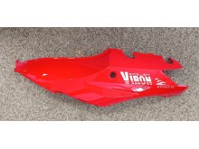 Levý zadní podsedlový plast cervený Maximus