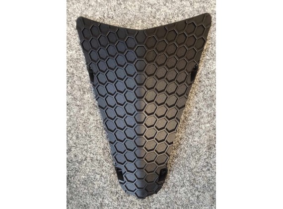 Malý dekoracní plast pod mrížkou, dekor Maximus