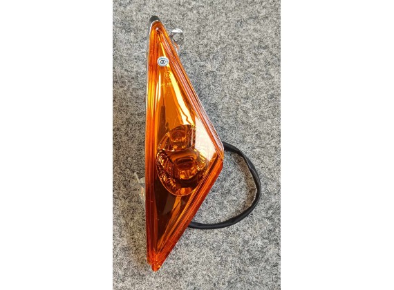 Levý prední blinkr 12V/10W do kapotáže Torino