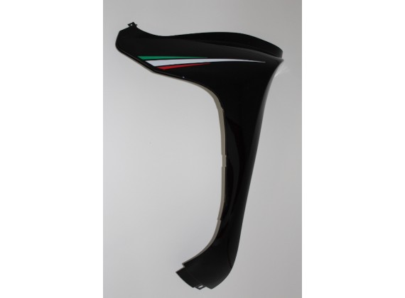 Pravý prední plast cerná 050 Grande Porto