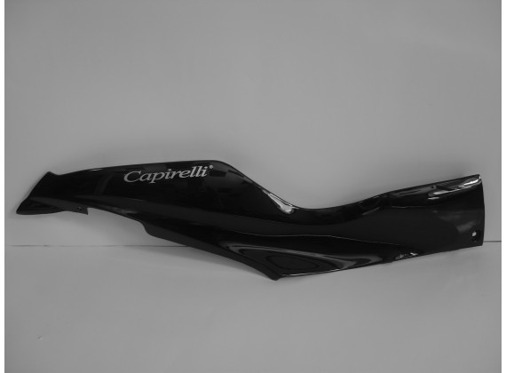 Pravý spodní krycí plast cerná 050