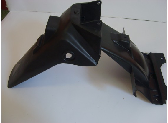 Zadní blatník 1.cást